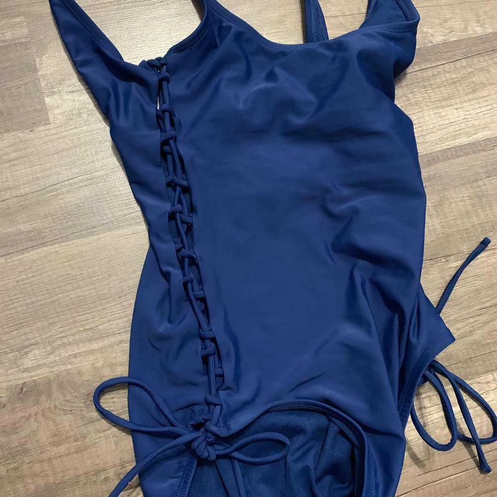 Swim suit - Picture 2 of 4